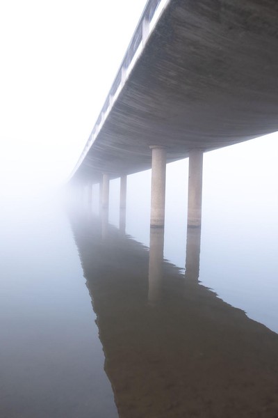 Brug in de mist